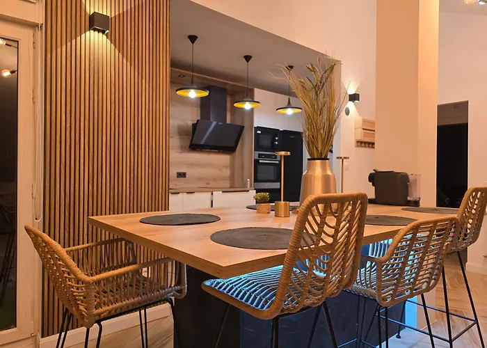 Deluxe Centrico - Grupo Rh 149 * Miengo