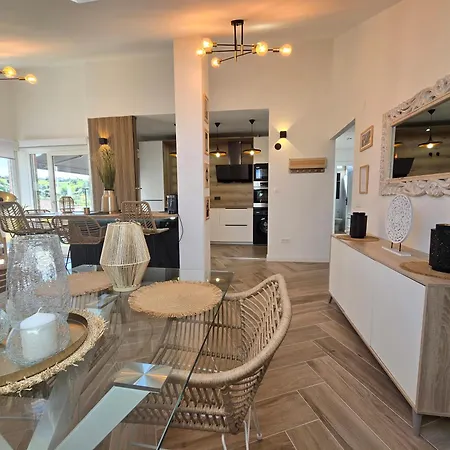 Deluxe Céntrico - Grupo Rh 149 Miengo