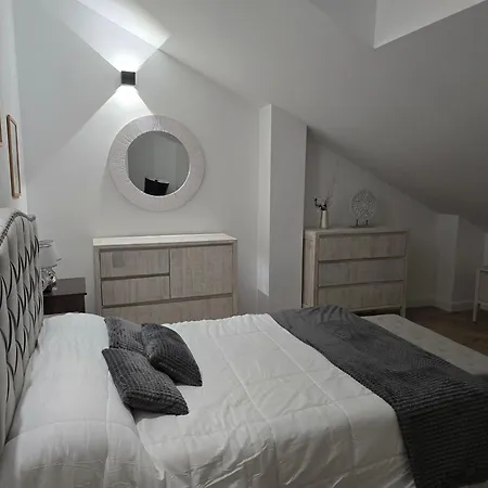 Deluxe Céntrico - Grupo Rh 149 Miengo