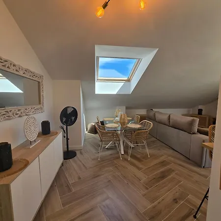 Deluxe Céntrico - Grupo Rh 149