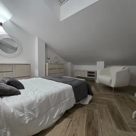 Deluxe Céntrico - Grupo Rh 149 * Miengo